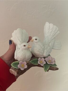 Home Interiors White Dove Pair Figurine with Pink Flowers